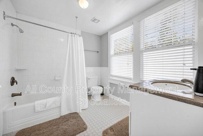 Building Photo - 1037 Kinard Ct