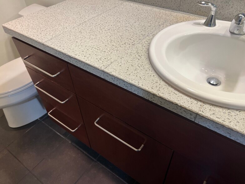 Building Photo - 655 Crockett St