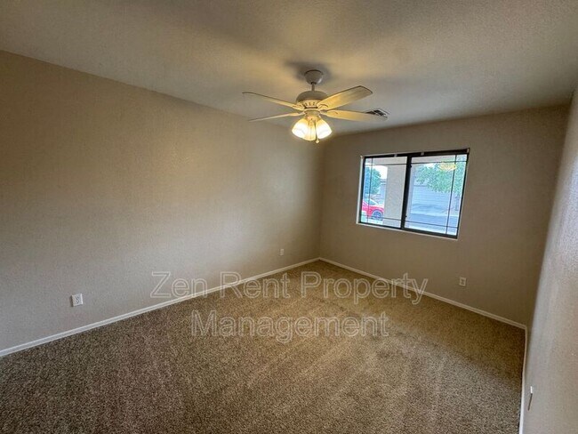 Building Photo - 1841 E Desert Rose Trail