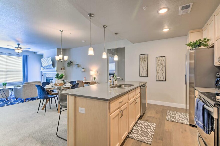 Building Photo - 4622 Hahns Peak Dr