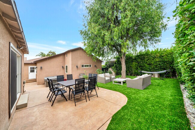 Building Photo - 17946 Valley Vista Blvd