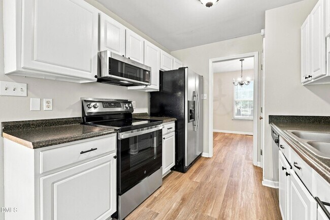 Building Photo - 108 Bristol Ct