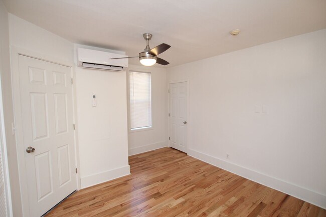 Building Photo - 454 E Girard Ave