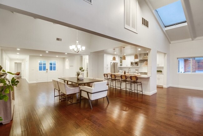 Building Photo - Beautiful house in heart of Point Loma
