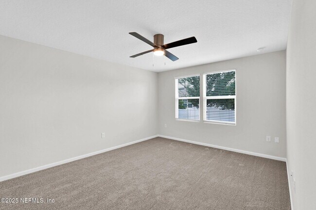 Building Photo - 1983 Pebble Point Dr