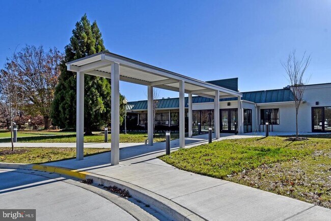 Building Photo - 3310 N Leisure World Blvd