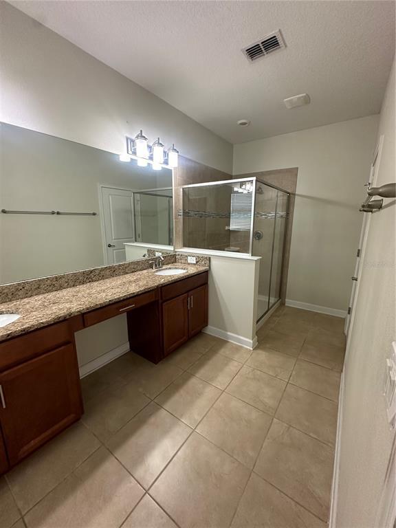 Building Photo - 10132 Lovegrass Ln