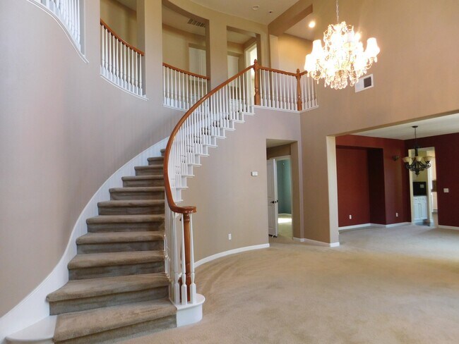 Building Photo - San Marcos 5Br Executive House Avail $6690 TEXT 858-774-1574