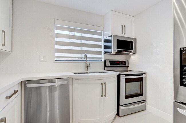 Building Photo - 15109 Ashland Dr