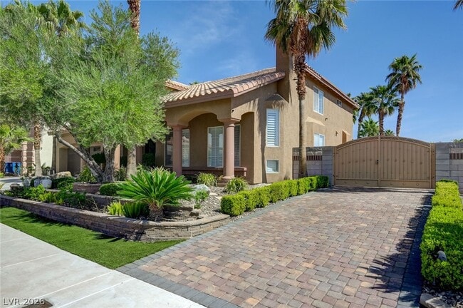 Building Photo - 3800 Beacon Point St