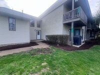 Building Photo - 2 Bed 2 Bathroom Condo in Allendale!