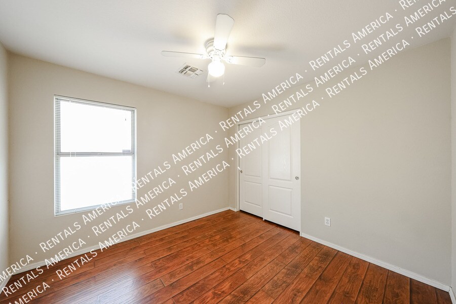 Building Photo - 1623 E Wildhorse Pl