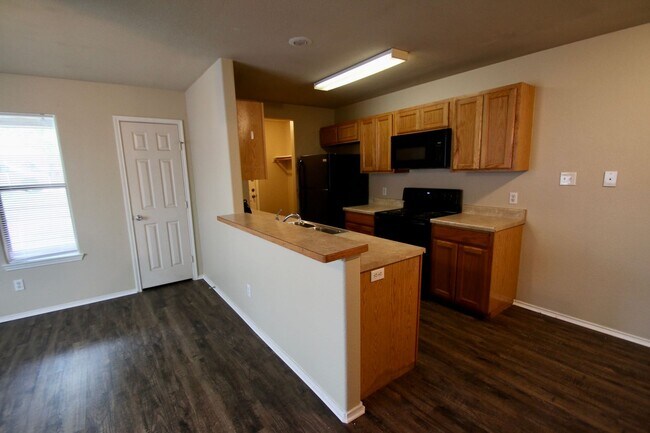 Building Photo - 8028-8030 Tanner