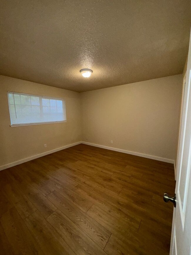 Building Photo - Enfield Street