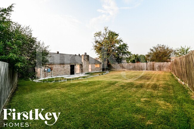 Building Photo - 13367 Lake Breeze Ln