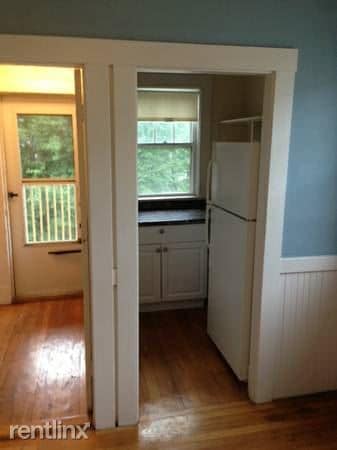 Building Photo - 76 Standish St