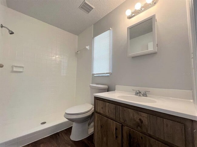 Building Photo - 3147 Bloomingdale Villas Ct