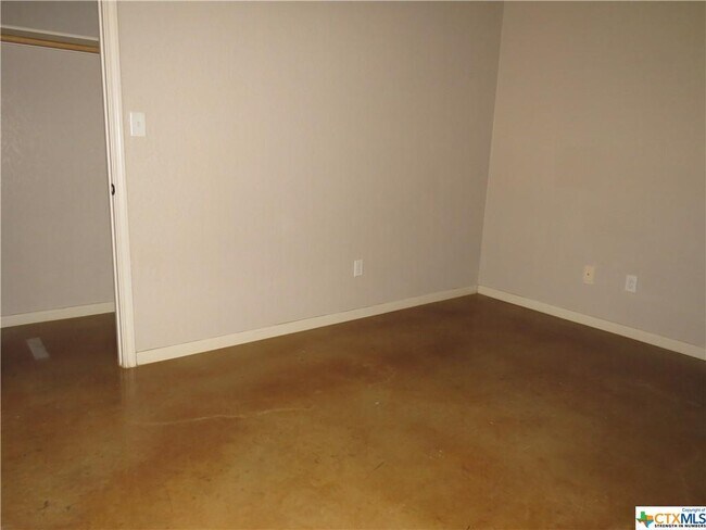 Building Photo - 4409 Brutus Ln