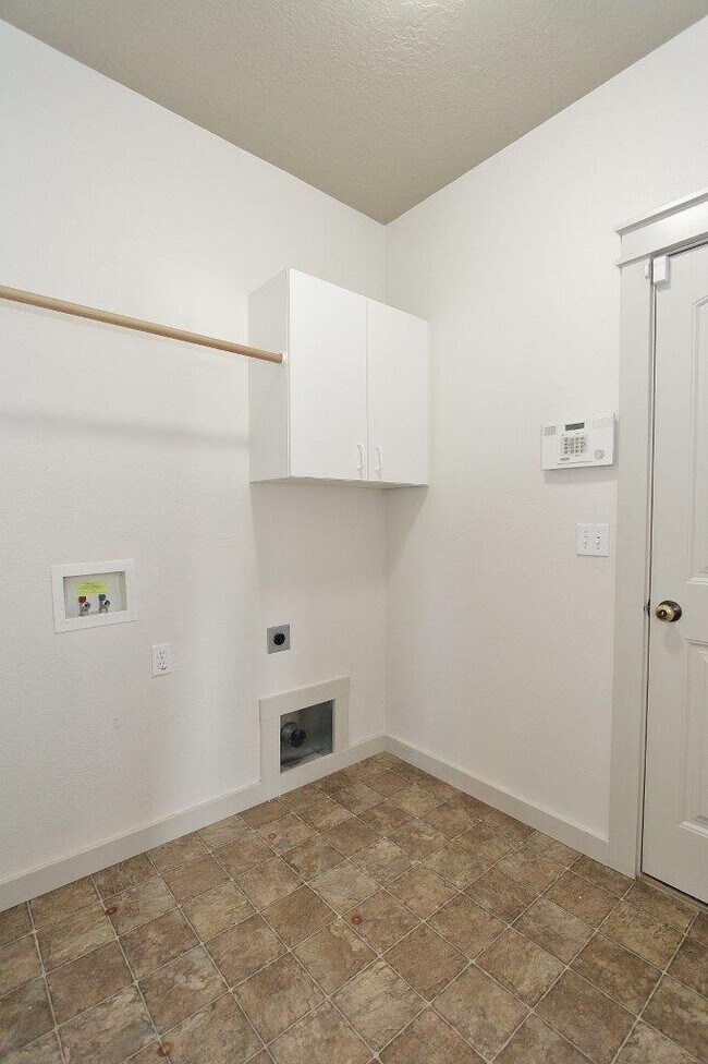 Building Photo - 5256 W McMurtrey St