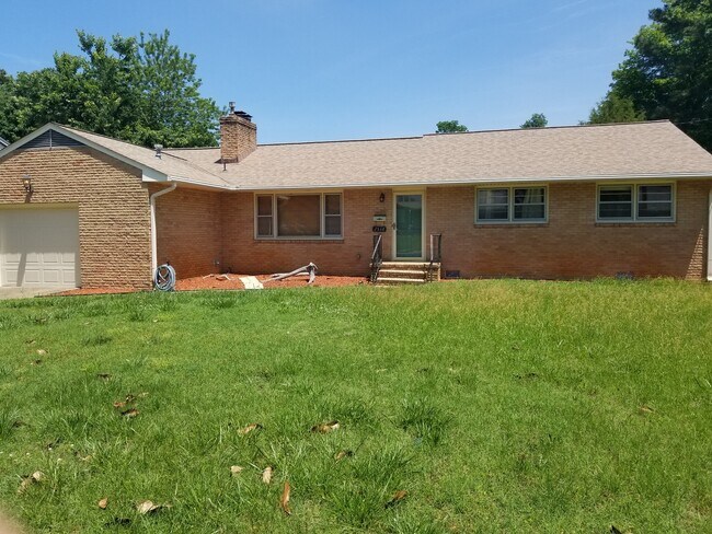 Primary Photo - 2538 College Blvd