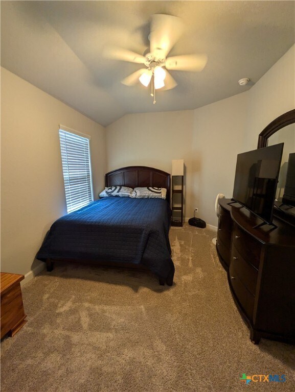 Building Photo - 892 Maple Dr