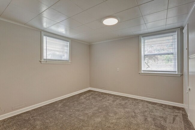 Building Photo - 4bd/1.75ba Seattle House