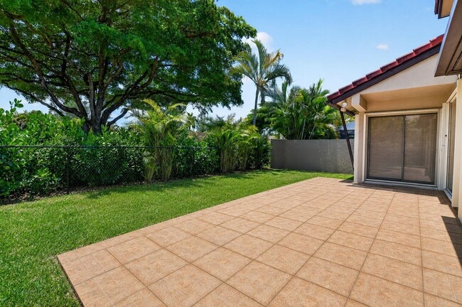 Building Photo - 7690 Solimar Cir