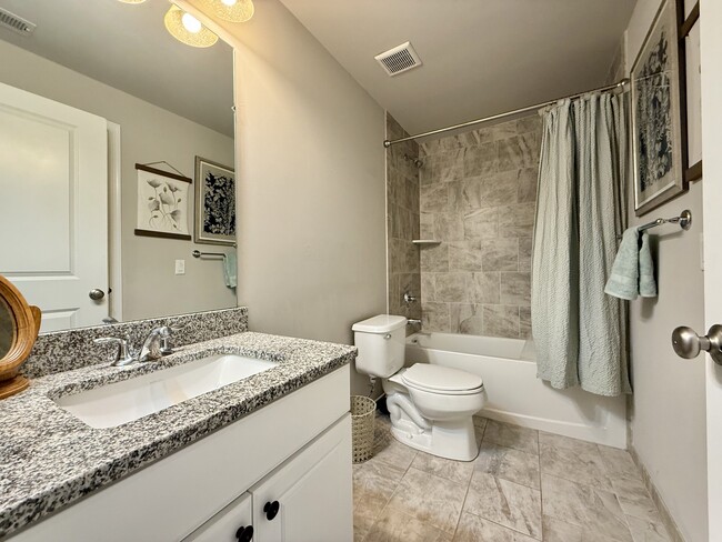 Building Photo - 2731 S Spurway Dr