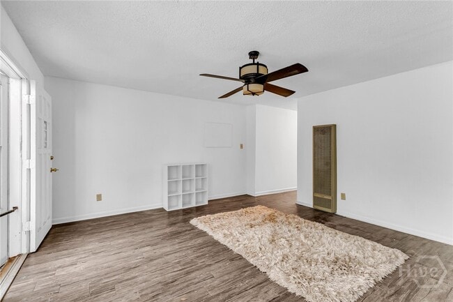 Building Photo - 821 W 51st St