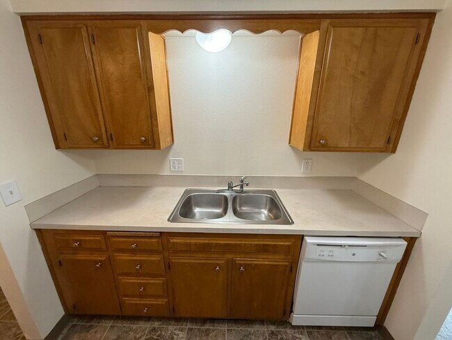 Building Photo - 653 Glen Creek Rd NW