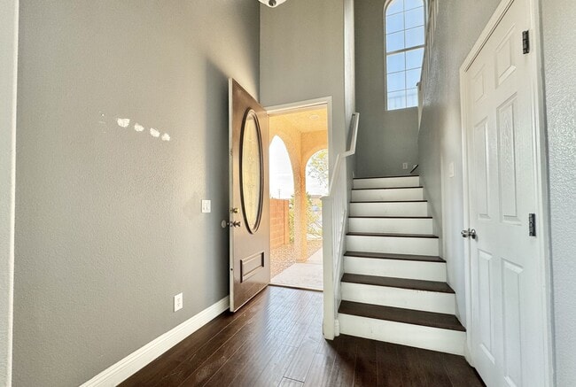 Building Photo - 5033 W Moberly Ave