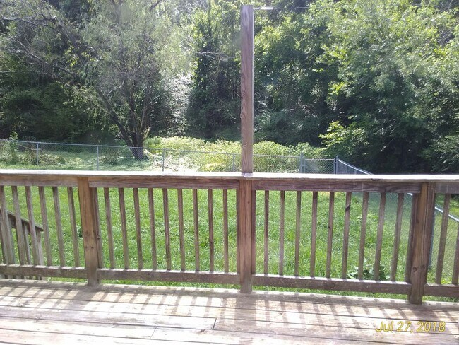 Building Photo - Beautiful 3BD 2BA Home with detached garage and fenced in backyard For Rent in Cookeville!