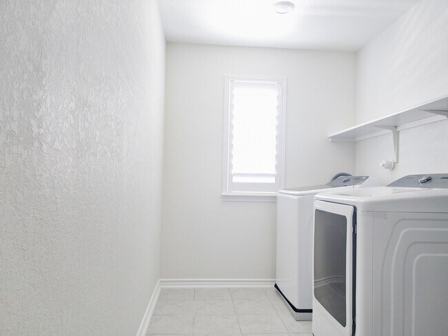 Building Photo - 3865 Bentwood Way