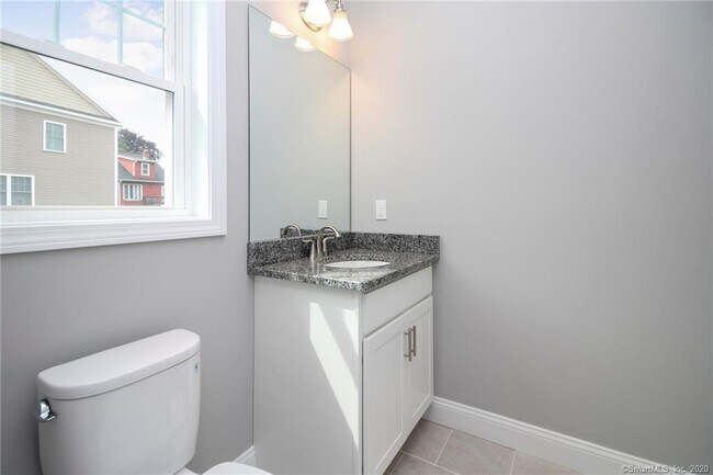 Building Photo - 35 Ringgold St