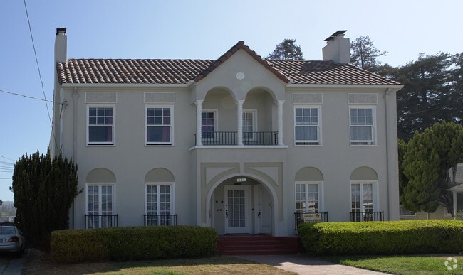 Building Photo - 534 Fairbanks Ave