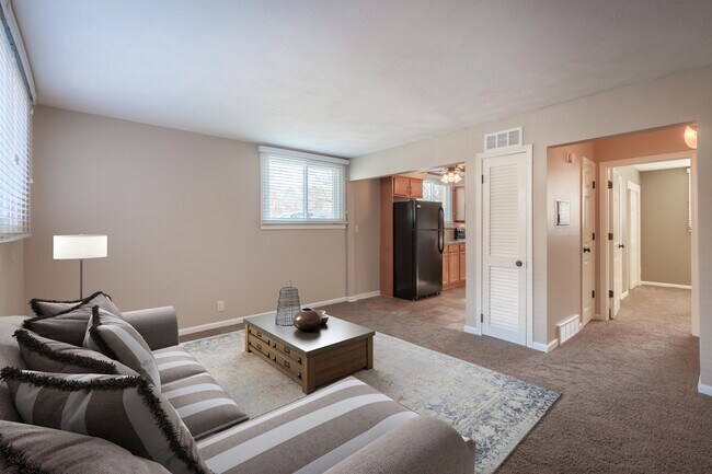 Building Photo - Gifford Court Apartments