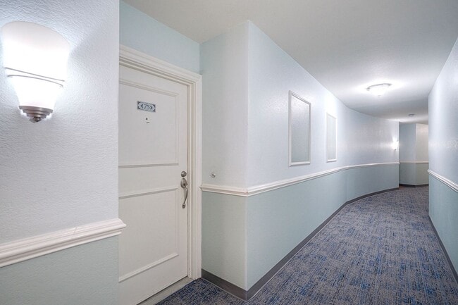 Building Photo - Modern Top Floor Condo in Gated Community Near SDSU