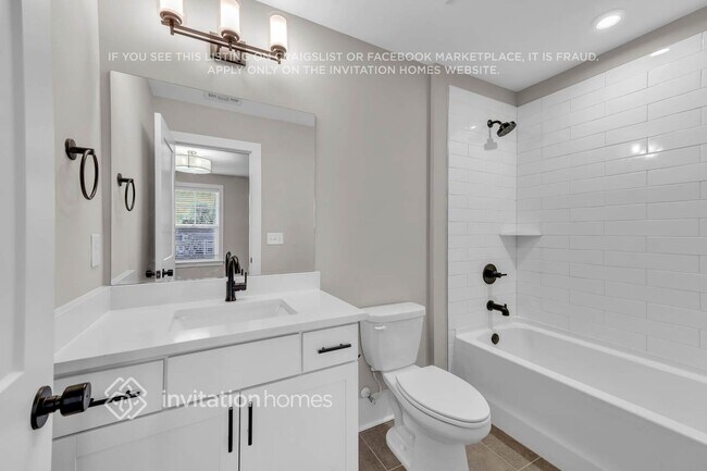 Building Photo - 246 Founders Ln