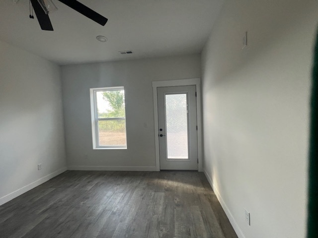 Building Photo - 585 Panich St