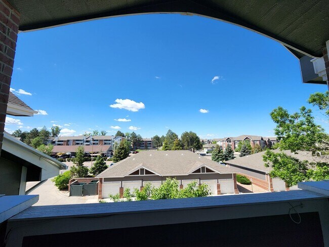 Building Photo - 2 Bed 2 Bath Condo With Balcony!