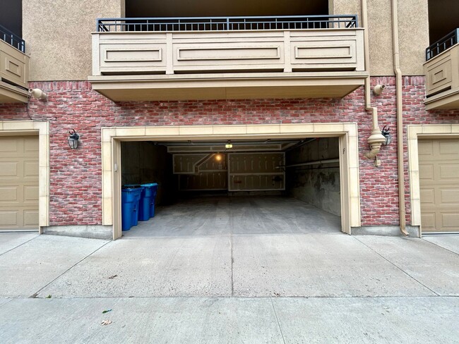 Building Photo - Well Maintained Townhouse in Highlands Ranch