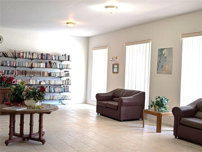 Building Photo - 1280 NW 43rd Ave