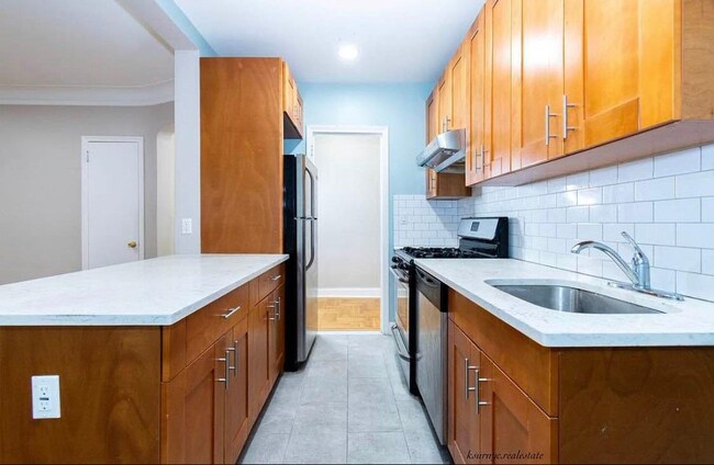 Building Photo - 41-09 41st St