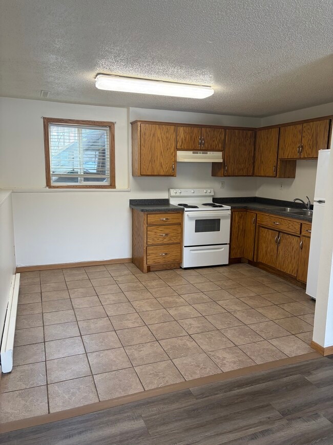 Building Photo - 450 29th Ave N