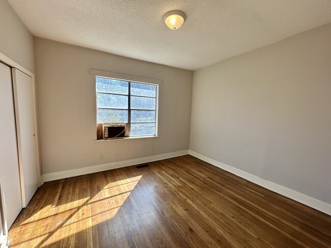 Building Photo - 1126 Escambia St