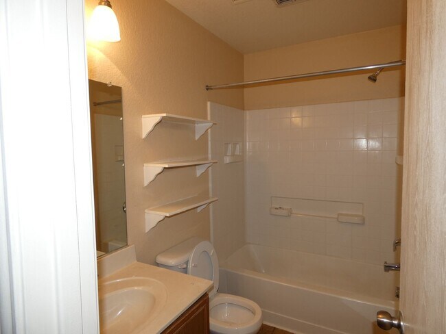 Building Photo - 652 Rosario Ln