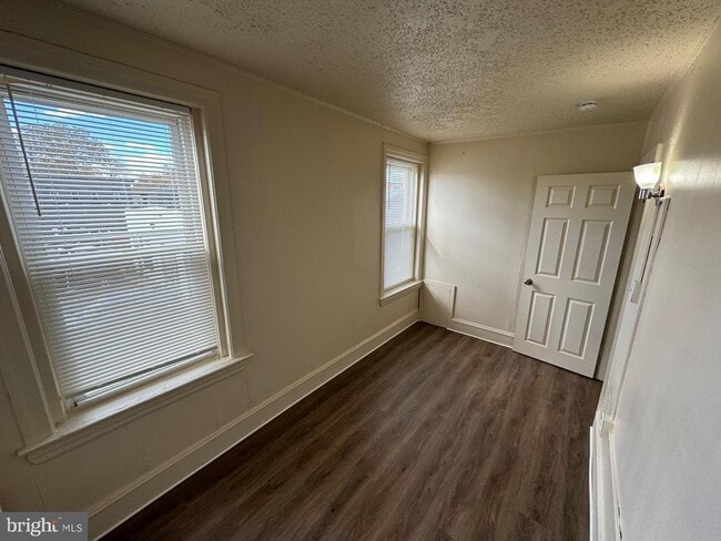 Primary Photo - 620 W 2nd St