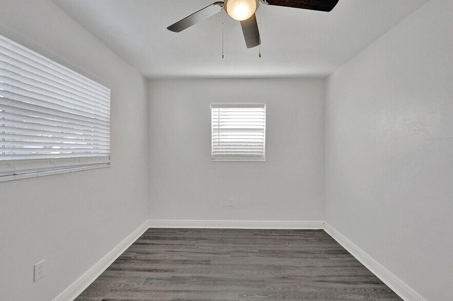 Building Photo - 7808 Indigo St