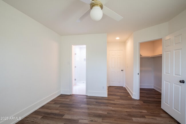 Building Photo - 2532 E Highland Ave