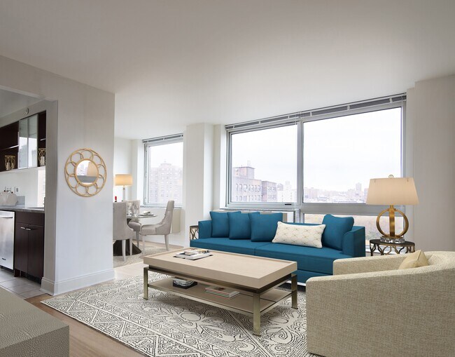 Building Photo - 215 E 96th St